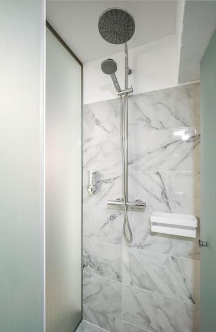Modern Boutique Apartment Atene Esterno foto